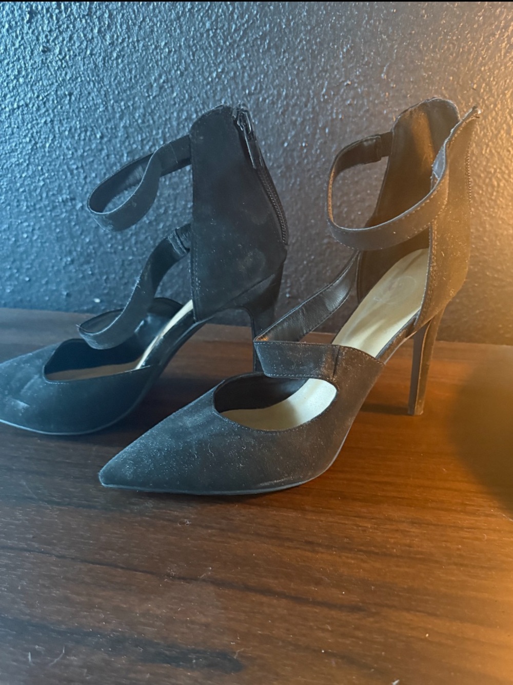 Women's Black Suede Pointed-Toe Strappy Heels